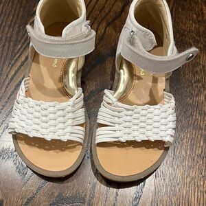 Naturino cream toddler sandals size 26